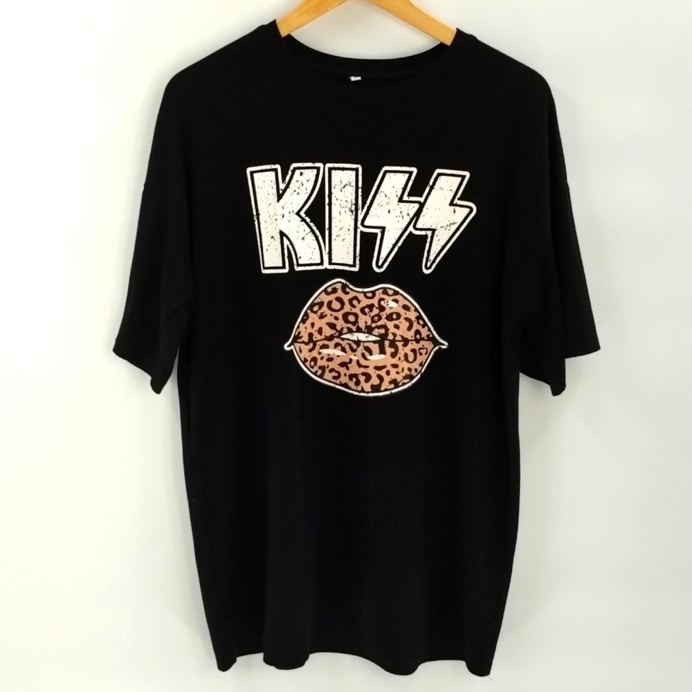 KISS black leopard print lips graphic tee large oversized band tee